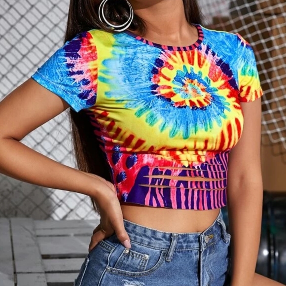SHEIN | Distressed Tie-Dye Cropped Top - Picture 2 of 4